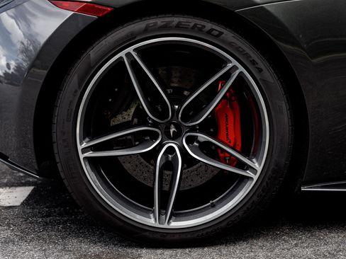Used 2019 McLaren 570S Coupe RWD image 17