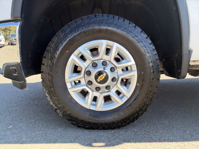 Used 2025 Chevrolet Silverado 2500 LT w/ Convenience Package AWD/4WD image 13