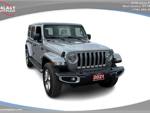 Used 2021 Jeep Wrangler Unlimited Sahara w/ Cold Weather Group AWD/4WD image 3