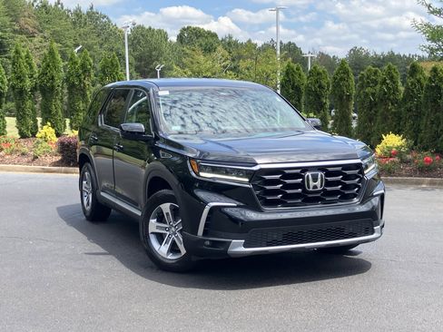 Used 2025 Honda Pilot EX-L image 2