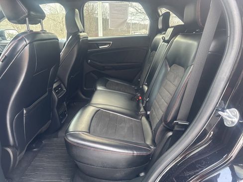 Used 2023 Ford Edge ST-Line w/ Class II Trailer Tow Package image 16
