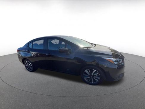 Used 2025 Nissan Versa SV FWD image 2