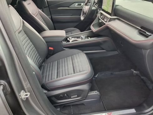 Used 2025 Ford Explorer ST-Line AWD/4WD image 35