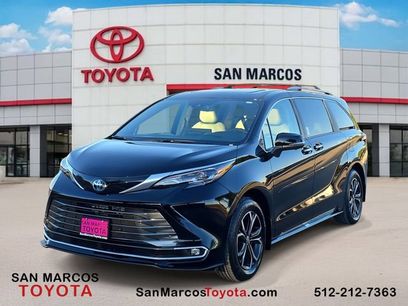 New 2025 Toyota Sienna Platinum