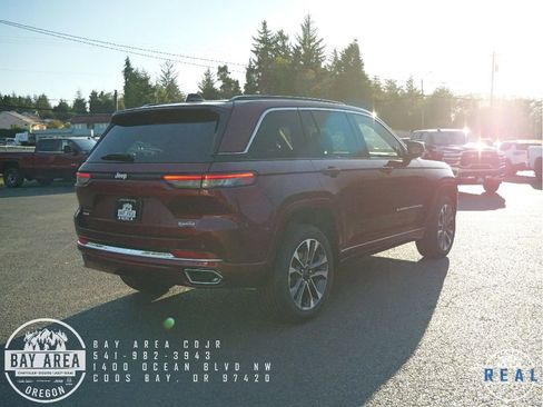 New 2025 Jeep Grand Cherokee Overland w/ Luxury Tech Group IV image 5