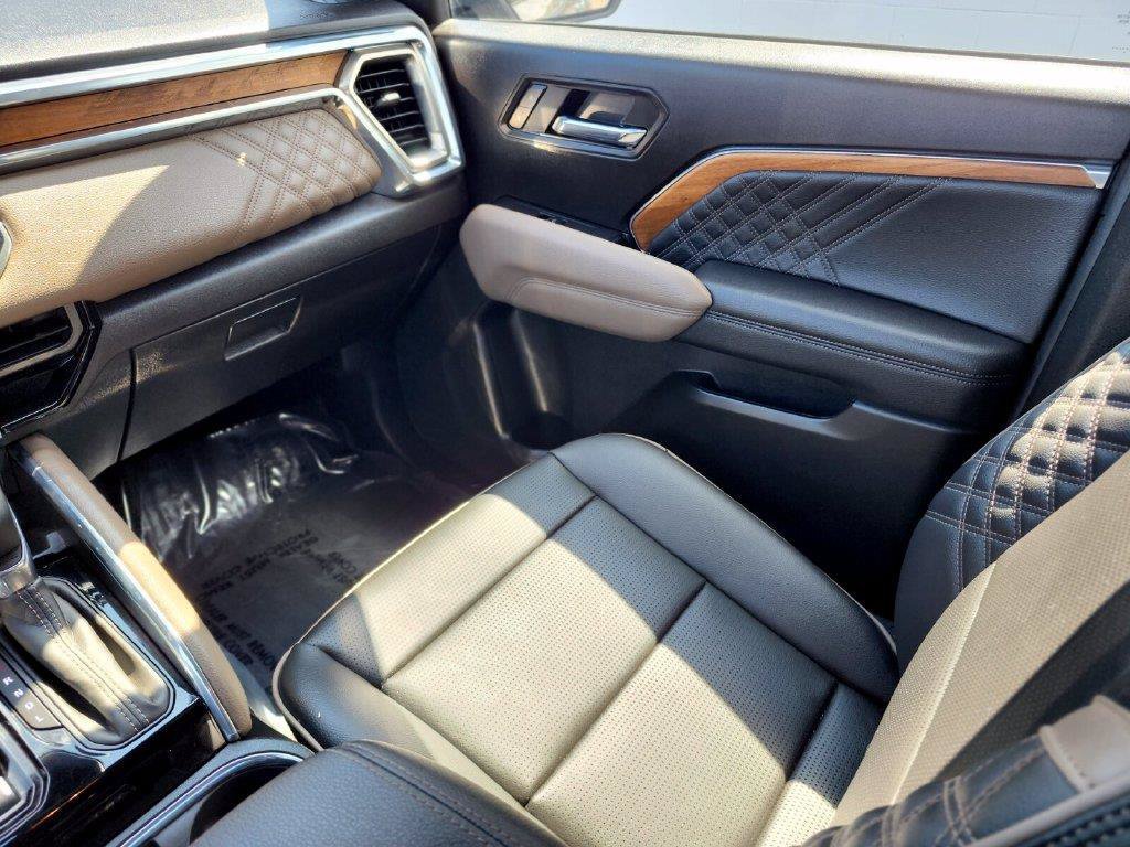 Used 2026 GMC Canyon Denali AWD/4WD image 13