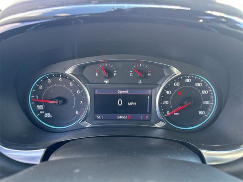 Used 2023 Chevrolet Traverse LT image 15