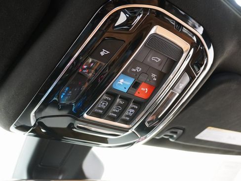 Used 2023 Jeep Grand Wagoneer Series III image 43