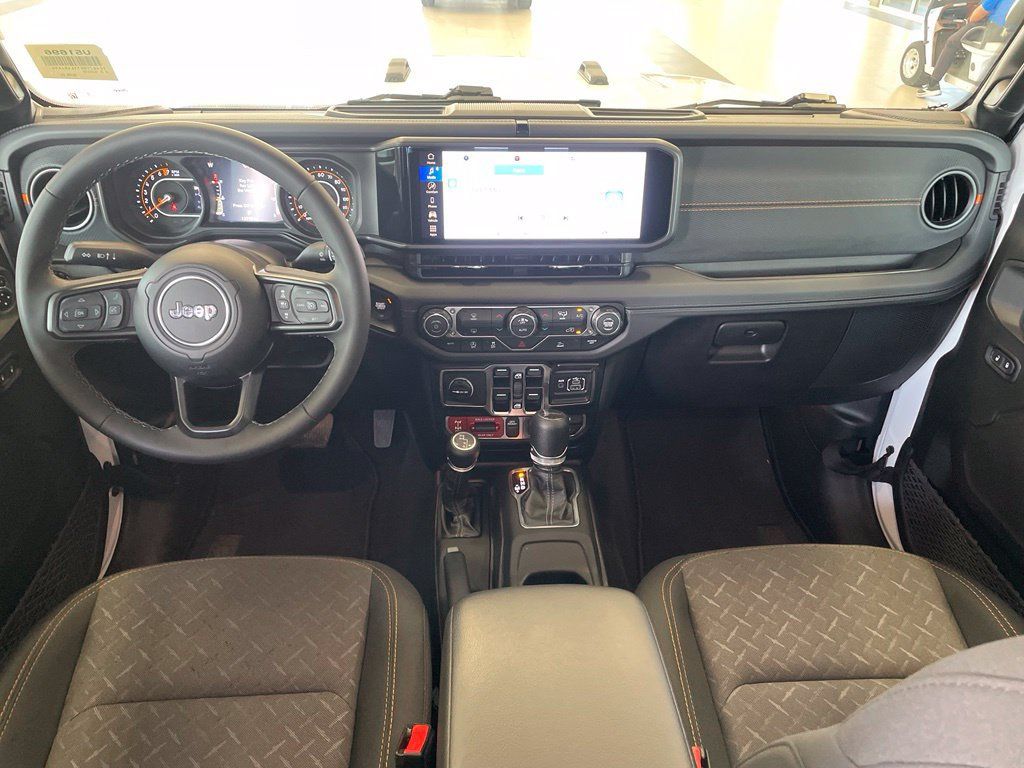 Used 2026 Jeep Gladiator Mojave AWD/4WD image 16