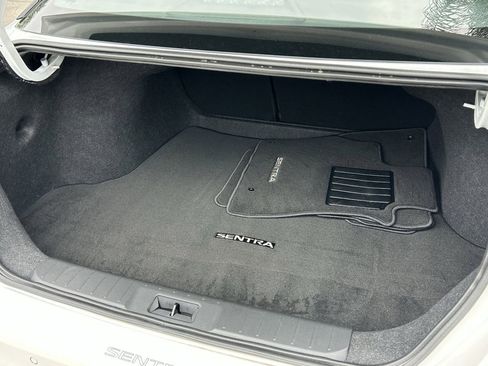 Certified 2025 Nissan Sentra SR image 13