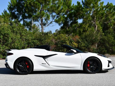 Used 2024 Chevrolet Corvette E-Ray Convertible w/ 3LZ AWD/4WD image 47