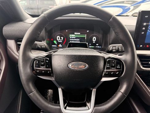 Used 2025 Ford Explorer Platinum w/ LUX Leather Package image 39