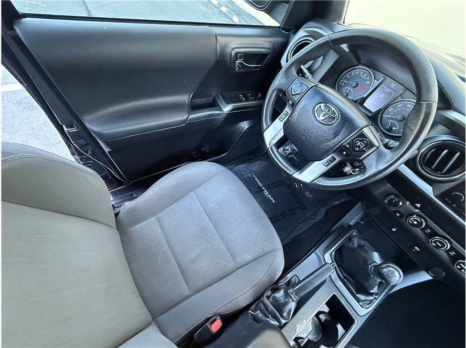 Used 2019 Toyota Tacoma TRD Sport AWD/4WD image 7