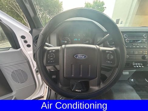 Used 2016 Ford F550 2WD Regular Cab Super Duty image 13