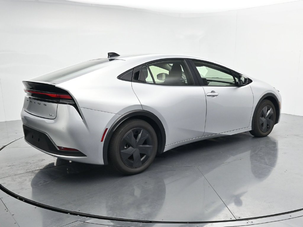 Used 2026 Toyota Prius LE FWD image 8