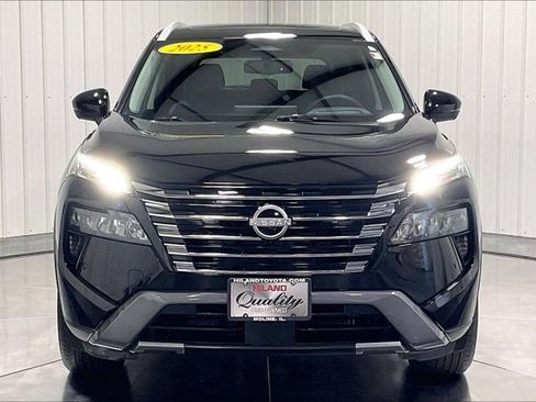 Used 2025 Nissan Rogue SL w/ Tech Package AWD/4WD image 2