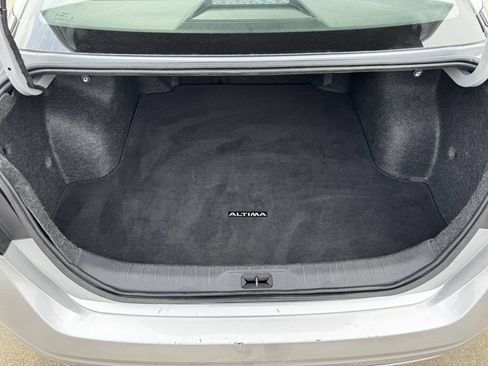 Used 2024 Nissan Altima 2.5 SV FWD image 29