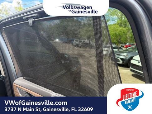 Certified 2025 Volkswagen Atlas SEL AWD/4WD image 10