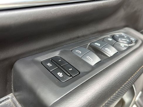 Used 2024 GMC Yukon AT4 w/ Technology Package AWD/4WD image 13