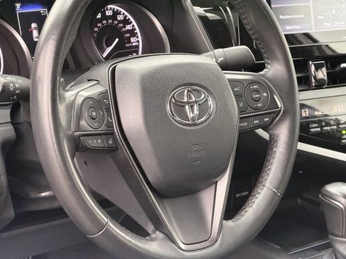 Used 2024 Toyota Camry SE image 11