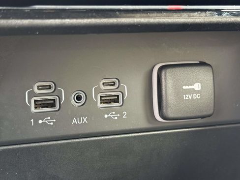 Used 2025 Jeep Grand Cherokee Limited RWD image 20