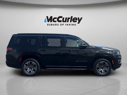 Used 2024 Jeep Wagoneer Series II w/ Flexible Seating Group AWD/4WD image 7
