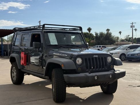 Used 2017 Jeep Wrangler Unlimited Rubicon w/ Connectivity Group image 2