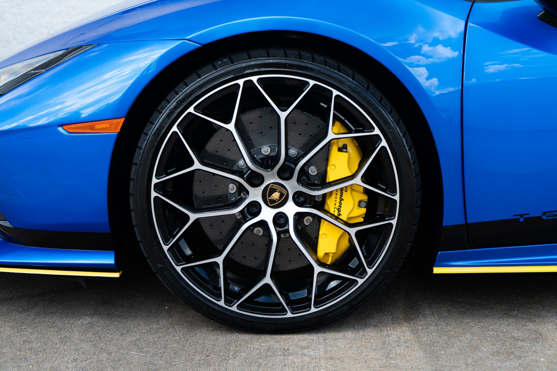 Used 2023 Lamborghini Huracan Tecnica RWD image 42