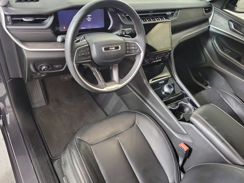 Used 2023 Jeep Grand Cherokee Limited w/ Black Appearance Package RWD image 11