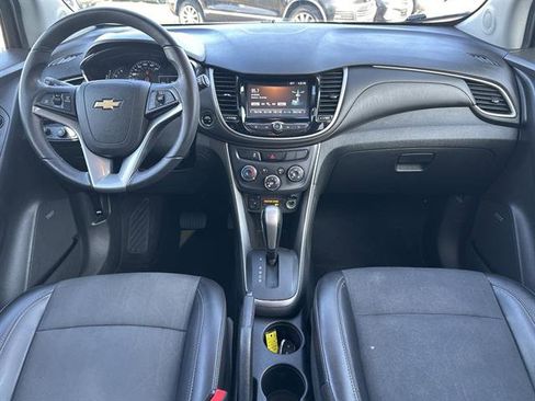 Used 2017 Chevrolet Trax LT w/ Sun & Sound Package image 21