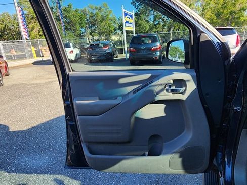 Used 2017 Nissan Frontier SV image 23