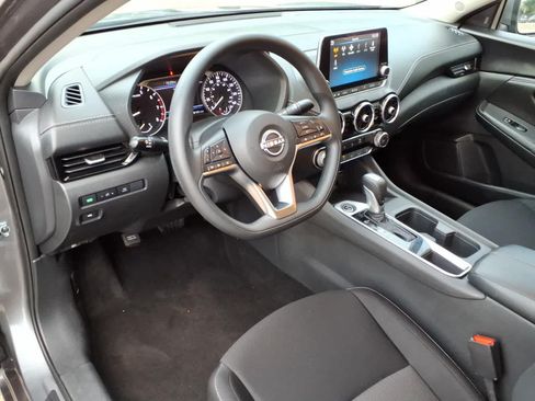 Used 2025 Nissan Sentra SV FWD image 14