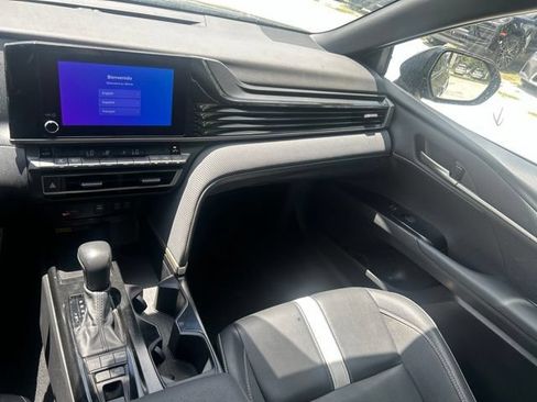 Used 2025 Toyota Camry SE FWD image 11