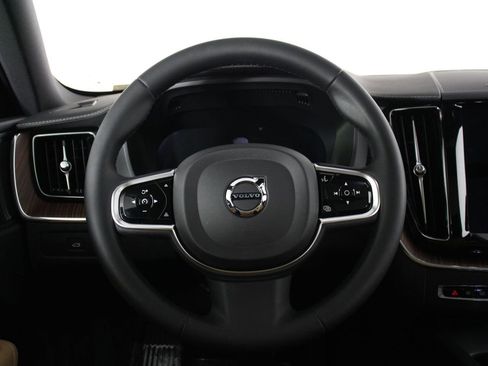 Certified 2023 Volvo XC60 B5 Ultimate w/ Climate Package image 8