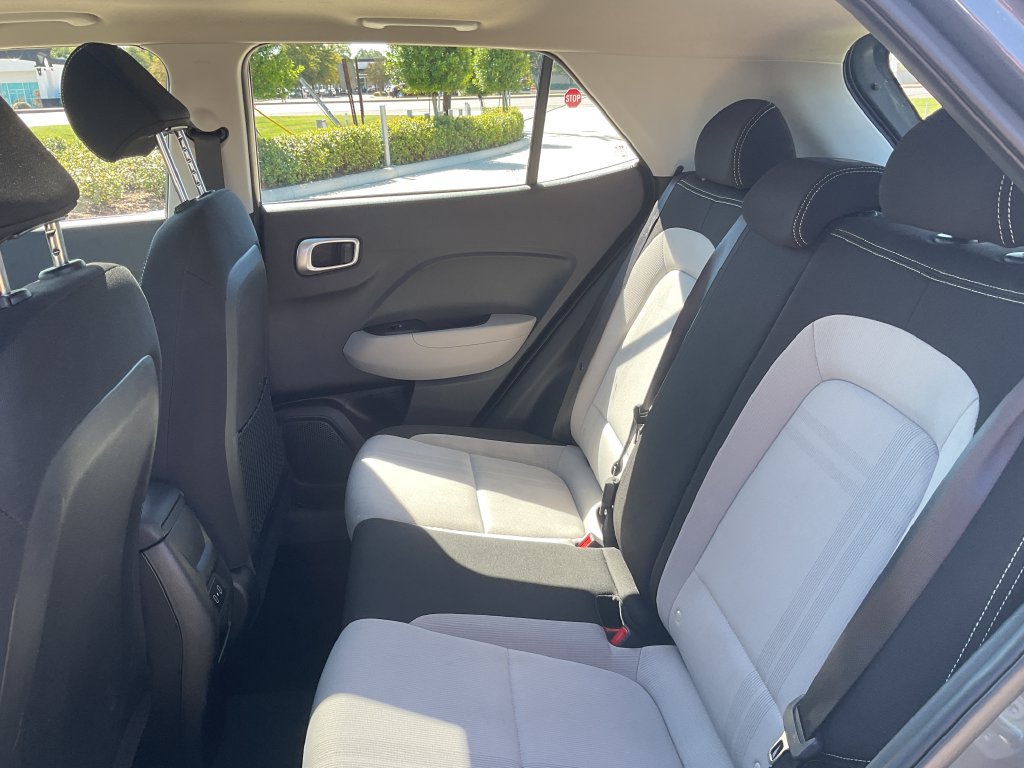 Used 2025 Hyundai Venue SEL FWD image 13