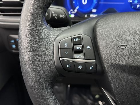 Used 2020 Ford Escape SE Sport image 23