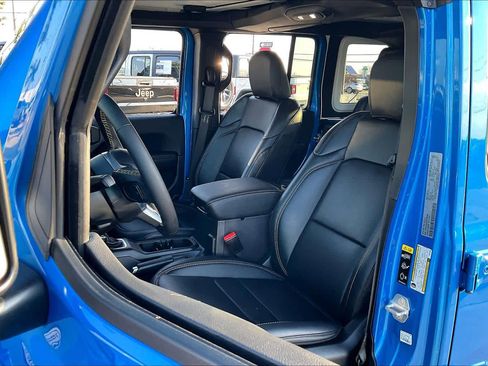 Used 2024 Jeep Wrangler Sahara w/ Technology Group image 8