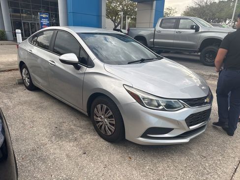 Used 2017 Chevrolet Cruze LS FWD image 1