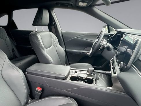 Used 2025 Lexus RX 350 Premium w/ Accessory Package (Z1) FWD image 16