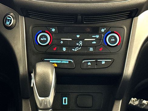 Used 2019 Ford Escape SE FWD image 20