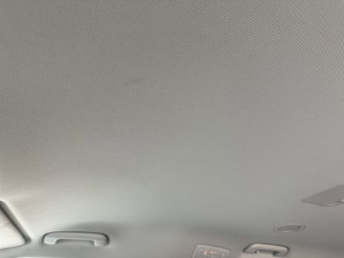 Used 2023 Kia Carnival LX image 29