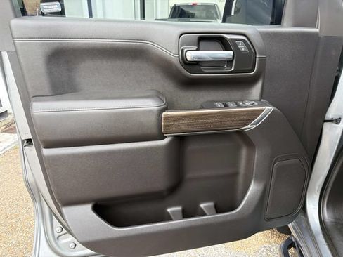 Used 2022 Chevrolet Silverado 1500 LT AWD/4WD image 24
