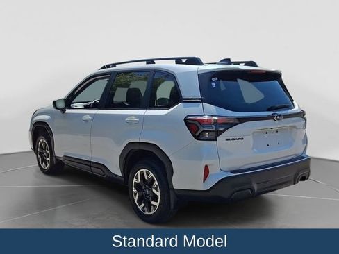 Used 2025 Subaru Forester Premium AWD/4WD image 5
