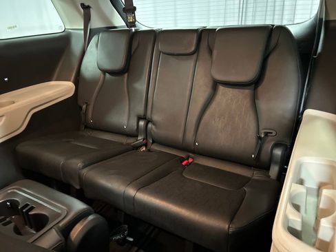 Used 2024 Kia Carnival LX image 22