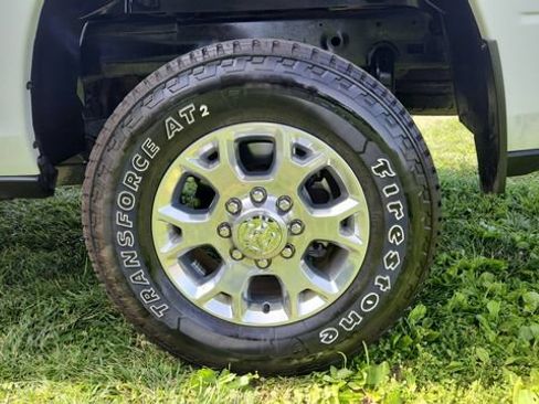 Used 2024 RAM 2500 Laramie AWD/4WD image 9