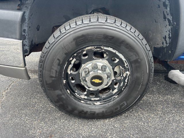 Used 2003 Chevrolet Silverado 2500 LS AWD/4WD image 27