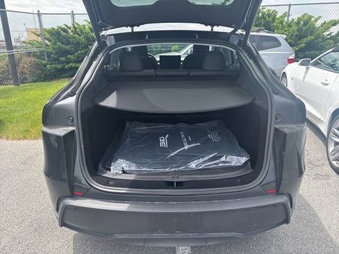 Used 2026 Tesla Model Y 2WD image 11