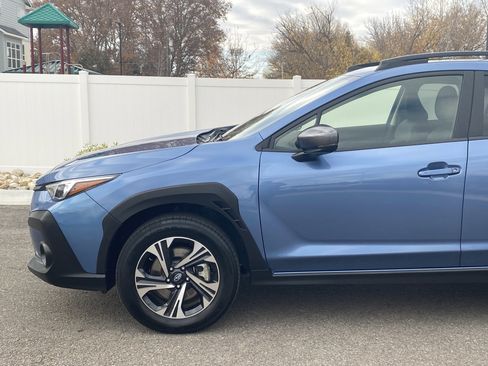 Used 2024 Subaru Crosstrek 2.0i Premium image 2