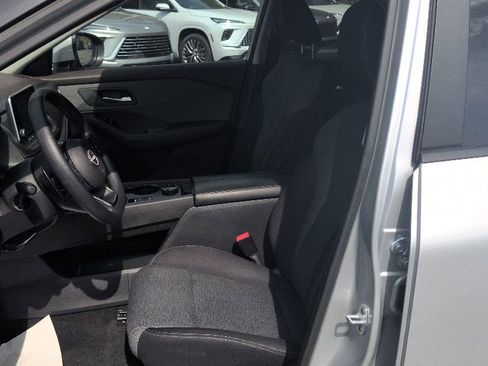 Used 2023 Nissan Rogue SV AWD/4WD image 32
