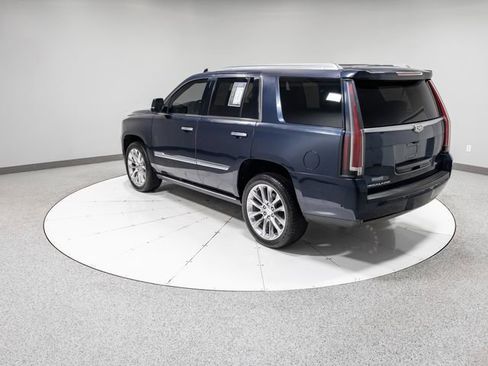 Used 2017 Cadillac Escalade Premium Luxury image 38